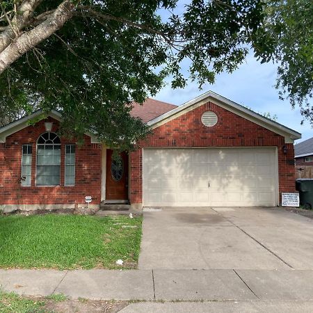 Adorable Home Away From Home Corpus Christi Exterior photo