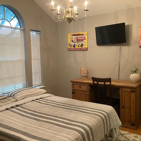 Adorable Home Away From Home Corpus Christi Exterior photo